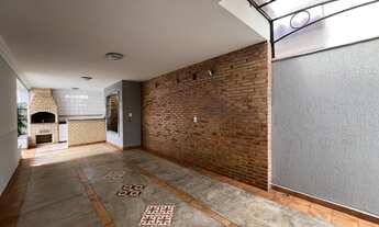 Imagem 4: Casa à Venda no Centro de Patos de Minas – 3 Quartos, Suíte e 330m² de Conforto