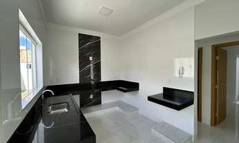 Imagem 6: Casa à Venda no Bairro Afonso Queiroz em Patos de Minas-MG