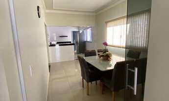 Imagem 5: Casa com Quintal Amplo à Venda no Jardim Califórnia – 3 Quartos e Suíte com Hidro