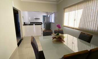 Imagem 4: Casa com Quintal Amplo à Venda no Jardim Califórnia – 3 Quartos e Suíte com Hidro