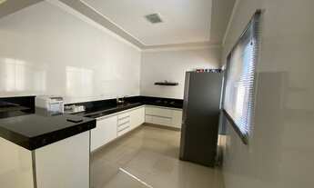 Imagem 6: Casa com Quintal Amplo à Venda no Jardim Califórnia – 3 Quartos e Suíte com Hidro