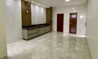 Imagem 4: Linda Casa à Venda no Bairro Afonso Queiroz - Conforto e Modernidade - Patos de Minas