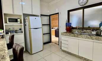 Imagem 3: Casa à Venda no Condomínio Boungaville – 4 Quartos, 180m²