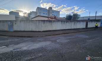 Imagem: Terreno de Esquina à Venda na Vila Garcia