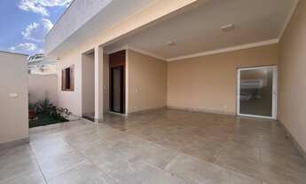 Imagem: Casa Ampla à Venda no Bairro Caramuru em