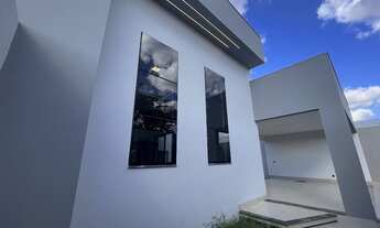 Imagem 4: Casa de Alto Padrão à Venda em Patos de Minas – 3 Quartos, 2 Suítes, Vista para Reserva e