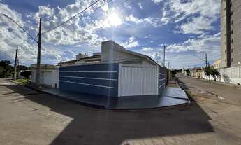 Imagem: Casa com 2 Quartos e Garagem Coberta para