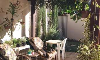 Imagem 2: Casa de Alto Padrão no Bairro Sobradinho em Patos de Minas – 4 Quartos, Suíte com Hidromas