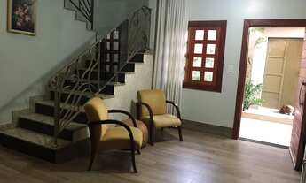 Imagem 1: Casa de Alto Padrão no Bairro Sobradinho em Patos de Minas – 4 Quartos, Suíte com Hidromas