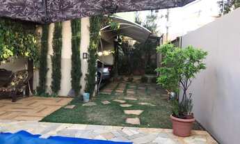 Imagem 3: Casa de Alto Padrão no Bairro Sobradinho em Patos de Minas – 4 Quartos, Suíte com Hidromas