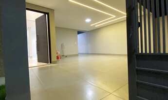 Imagem: Casa de Alto Padrão à Venda no Bairro