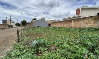 Imagem: Lote à Venda em Patos de Minas no Bairro
