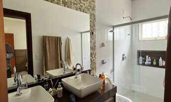 Imagem 6: Casa à Venda no Jardim Panorâmico – 3 Quartos, 2 Suítes e Área Gourmet