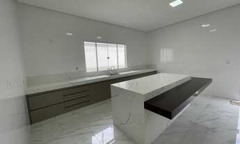 Imagem 2: Casa à venda no bairro Novo Horizonte/Jardim Nova Floresta - Patos de Minas/MG