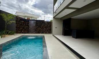 Imagem 7: Casa de Alto Padrão à Venda no Chácaras Caiçaras – 5 Suítes, Piscina e