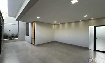 Imagem 2: Casa à Venda em Patos de Minas - 3 Quartos, Suíte com Closet e Área Gourmet