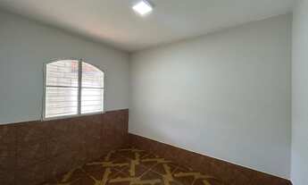 Imagem 3: Casa à Venda na Várzea – Espaçosa, Murada e Bem Localizada!