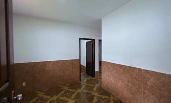 Imagem 2: Casa à Venda na Várzea – Espaçosa, Murada e Bem Localizada!