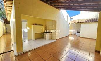 Imagem: Casa Padrão á venda - 3 dormitórios sendo