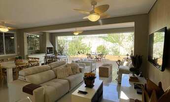 Imagem: Casa em Condomínio á venda - 3 suítes