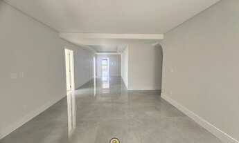 Imagem 3: Apartamento Cobertura Duplex na Praia Brava com piscina semiolimpica privativa vista mar