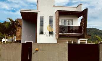 Imagem: Sobrado em Forquilhas, São José/SC