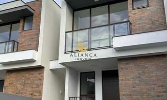 Imagem 2: Sobrado em Serraria, São José/SC