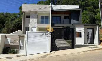 Imagem: Sobrado em Ipiranga, São José/SC