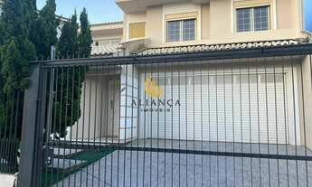 Imagem: Casa Padrão, 5 dormitórios, 2 suíte