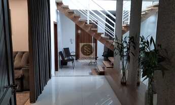 Imagem 4: ???? Sobrado Averbado à Venda na Vila Nova, Joinville/SC - Espaço e Conforto em Um Só Luga