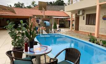 Imagem 2: Casa ampla com piscina no bairro Quintino