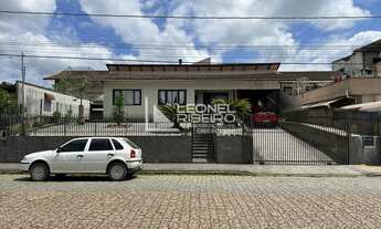 Imagem: Casa à venda com 5 dormitórios no bairro