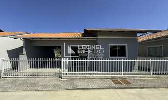 Imagem: Casa à venda com 2 dormitórios, 70m²