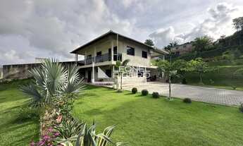 Imagem: Casa à venda com 5 dormitórios, 249,79m²