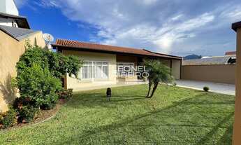 Imagem: Casa com 4 dormitórios à venda no bairro