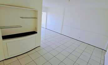 Imagem 3: Apartamento á 2 minutos do shopping RioMar! 3 quartos reformado no Papicu