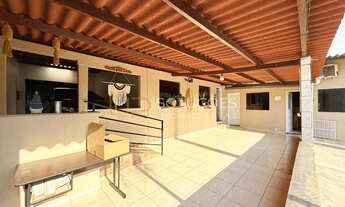 Imagem 2: Casa de 5 Quartos (3 Suítes) + Área Gourmet + Lote 525m²