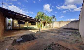 Imagem 2: Casa 3 Quartos | 2 Lojas Comerciais, Lote de 900m²