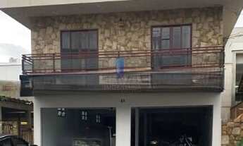 Imagem: Sobrado com 03 dormitórios e sala comercial