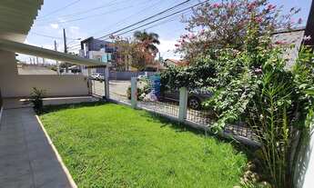 Imagem 2: Ampla casa de 4 quartos no bairro Dom Bosco, bem na divisa com o bairro Ressacada