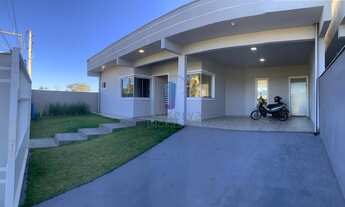 Imagem: CASA SEMIMOBILIADA PARA VENDA EM ITAJAÍ!