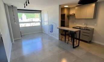 Imagem 2: Apartamento com 1 suíte e sacada em ótima localização