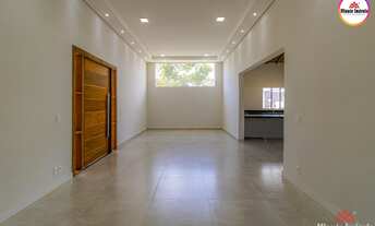 Imagem 7: Belíssima Casa térrea c/ 280 m² e com 04 suítes, em Condomínio Fechado de Alto Padrão Loc