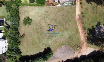 Imagem: Lote de esquina ao lado do bosque do condomínio