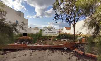 Imagem: Terreno à venda no bairro Jardim Santa