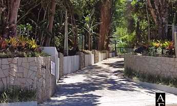 Imagem: Terreno com Vista em Condomínio