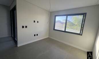 Imagem 7: Sobrado no centro de Garopaba