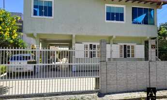 Imagem: Imóvel com quatro unidades residenciais