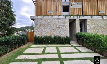 Imagem: Casa Alto Padrão com 3 Suítes em Bairro