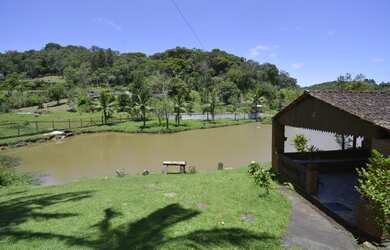 Imagem 7: Chácara À Venda em Juquitiba SP com 4.300m2 e grande lago!